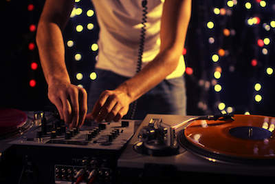 DJ auf Feier